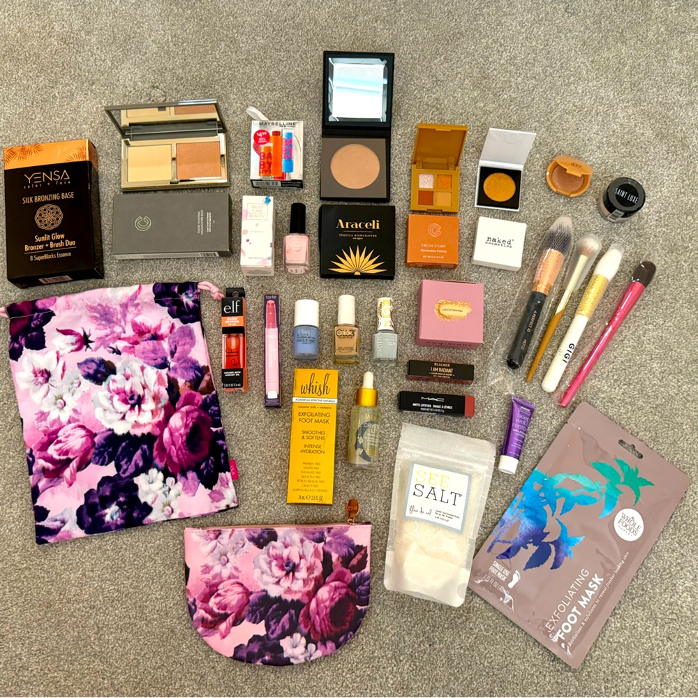 31* Makeup Skincare lot 🖤 Ipsy Bags Bronzer Mac Tarte Juicy Lip Naked Gigi Nail